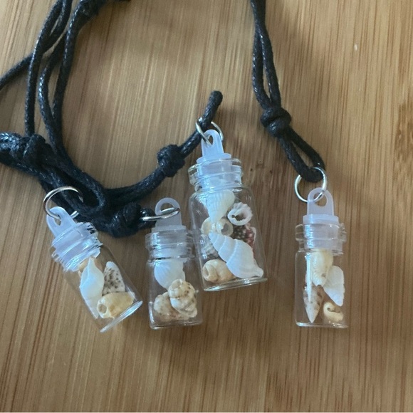 Handmade lot of Four unique Seashell Necklaces! - Picture 2 of 3